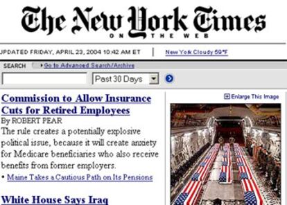 &#39;The New York Times&#39; lleva a su portada una de las 361 fotos de féretros de soldados de EE UU muertos en Irak.