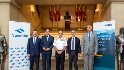Los máximos ejecutivos de Indra y Navantia en el acto de la firma del acuerdo entre ambas compañías.
