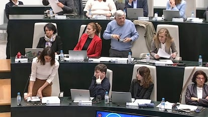 Captura de video de la expulsión de la portavoz de Más Madrid, Rita Maestre, del pleno del Ayuntamiento tras ser acusada de llamar "nazis" a los concejales de Vox.