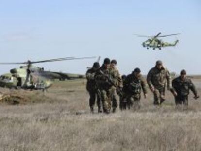 Ucrania autoriza a su ejército usar las armas en Crimea