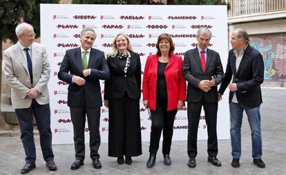 Los ganadores de los Premios Rey Jaime I 2018: de izquierda a derecha, Ramón Martínez, Íñigo Losada, Dolores Corella, María Vallet, Xavier Freixas y Enrique Silla.