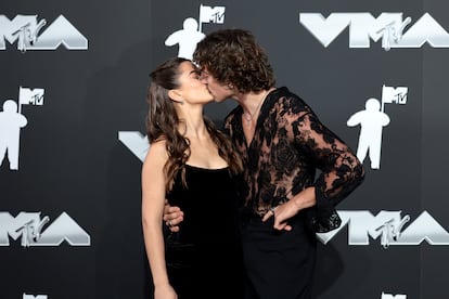 Maggie Thurmon y Benson Boone, el 11 de septiembre de 2024, en la gala de los MTV VMA en Elmont (Nueva York).