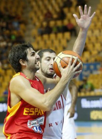 Ricky entra a canasta ante Georgia.