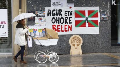 Un cartel en Lazkao (Gipuzkoa) recuerda a la etarra Belén González Peñalba.