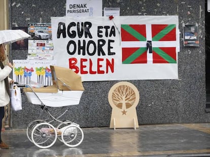 Un cartel en Lazkao (Gipuzkoa) recuerda a la etarra Belén González Peñalba.