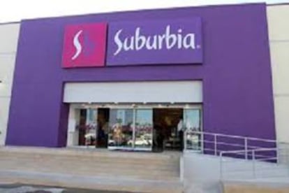 Acceso a un local de la cadena Suburbia en Ciudad de México