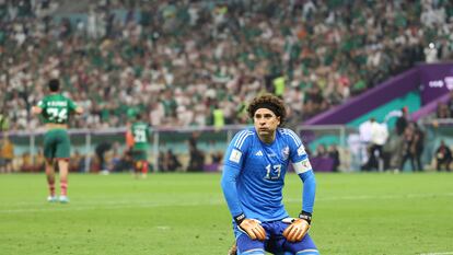 Guillermo Ochoa, portero de la selección mexicana, tras quedar fuera de la fase de grupos del Mundial de Qatar.