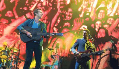 <b>El grupo británico Coldplay, durante su concierto del pasado día 7 en BBK Live Festival de Bilbao. La única fecha en España dentro de su gira veraniega.</b>
