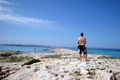 Dicen que es la mejor playa de Formentera, un arenal que deja espacio para todo tipo de bañistas