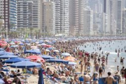 Playa de Benidorm en Semana Santa.