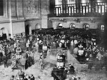 La Bolsa de Nueva York en noviembre de 1907.