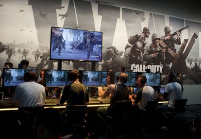 Jugadores de Call of Duty, en la E3 Electronic Entertainment Expo, en Los Ángeles (California, EE UU).