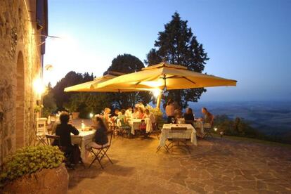 La terraza del restaurante Boccon Divino, en Montalcino.