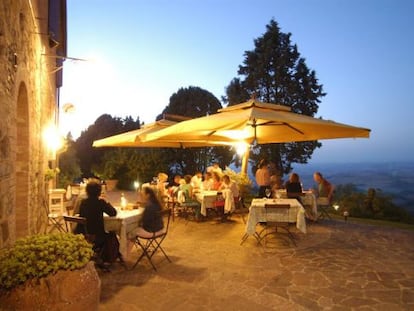 La terraza del restaurante Boccon Divino, en Montalcino.