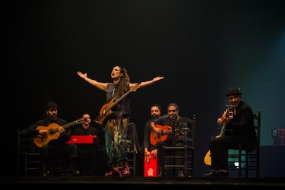 Rosario La Tremendita, en otro momento de su actuación en Sevilla.
