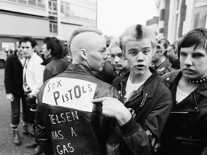 Punks, en Londres, en el primer aniversario de la muerte de Sid Vicious, el 4 de febrero de 1980.