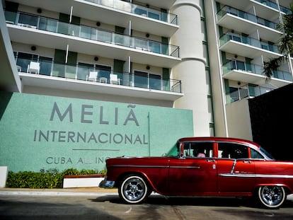 Entrada del hotel Meliá Internacional en Varadero, Cuba, en octubre de 2020.