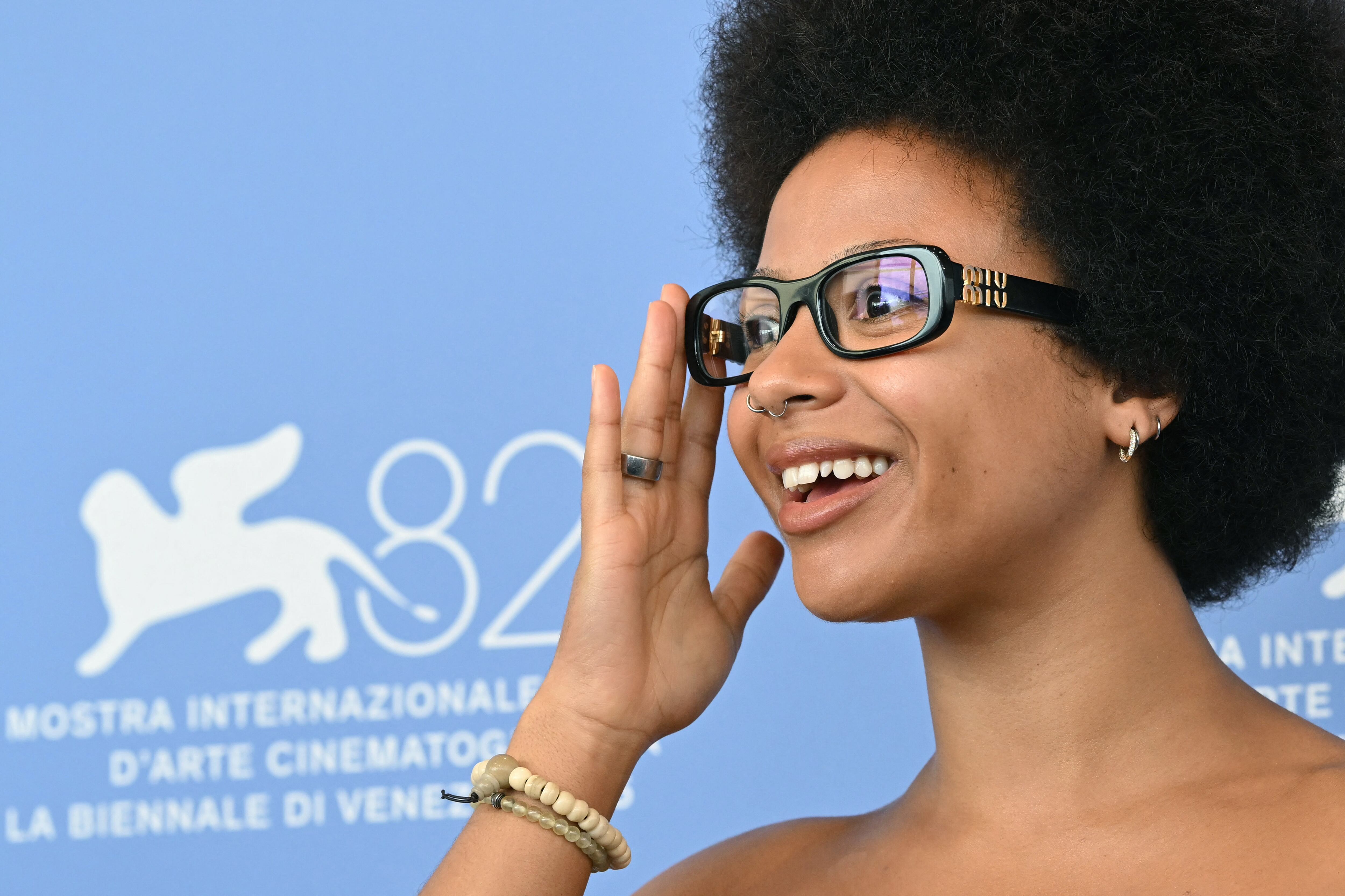 “Tengo dos dientes laterales en forma de clavija” y soy imagen de Colgate: ¿nos hemos cansado de la sonrisa perfecta?