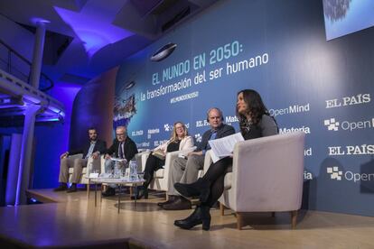 De izquierda a derecha, Samuel Sternberg, Ramón López de Mántaras, Patricia Fernández de Lis, Robin Hanson y María Martinón.