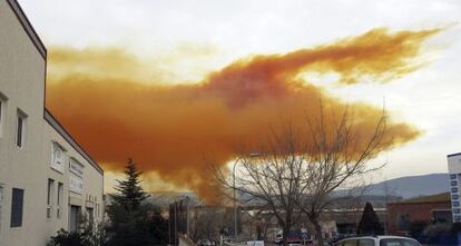 The chemical cloud over Igualada on Thursday.