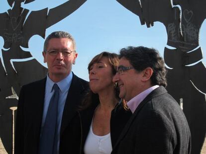 Enric Millo junto a Alberto Ruiz Gallardón y Alicia Sánchez Camacho en un acto de la campaña en Blanes.