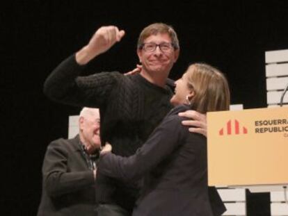 El exconsejero Carles Mundó participa en el mitin de inicio de campaña tras salir de prisión