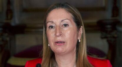 La ministra de Fomento, Ana Pastor, en un acto en el Ayuntamiento de Barcelona.