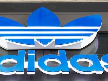 Adidas dispara su beneficio hasta marzo y mejora sus previsiones para 2021