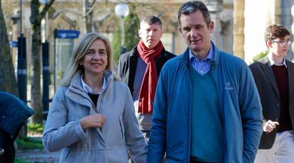 Cristina de Borbn en I?aki Urdangarin, por las calles de Vitoria.