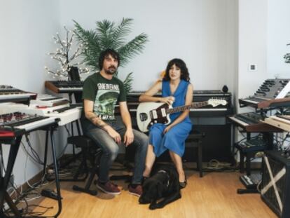 Anni B Sweet, Noni y su perro ‘Douglas’, el crítico musical