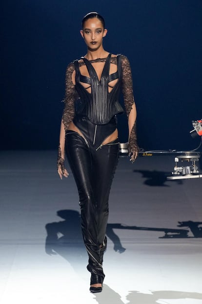 smag-mugler-hc-s23-002