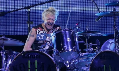 El bater&iacute;a de Scorpions James Kottak