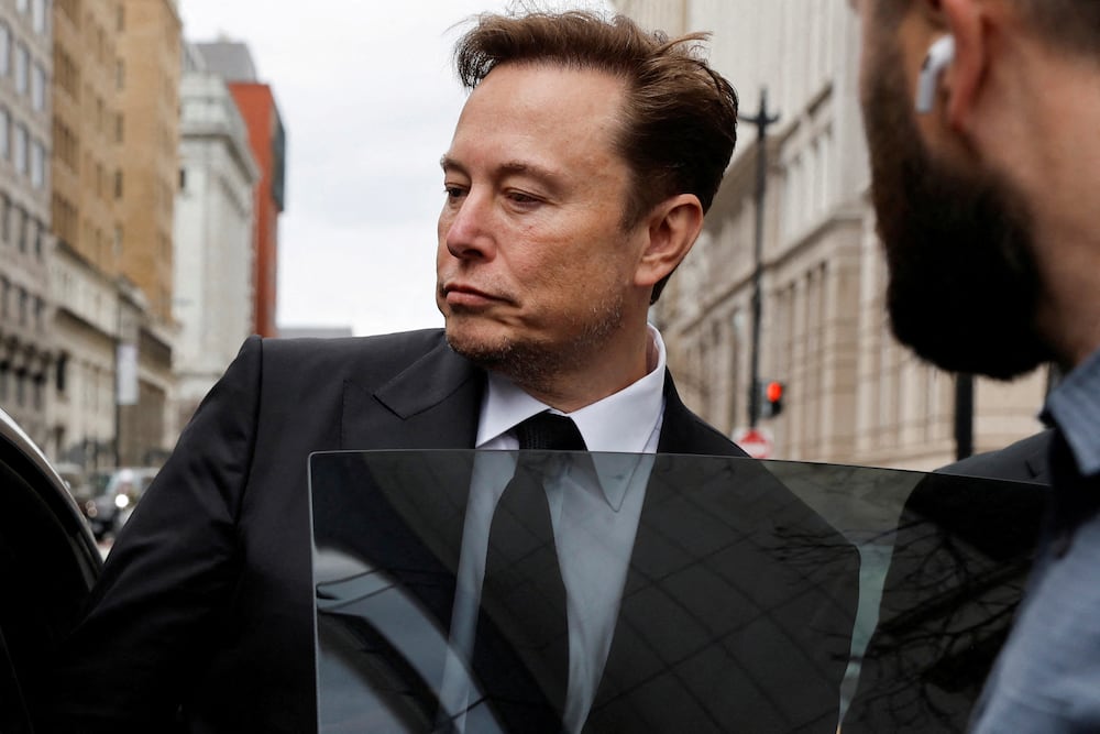 Musk pagará 10.000 dólares a un crítico de Tesla para resolver una ...