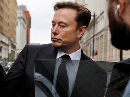 Elon Musk, dueño de Twitter, sale de la sede de Tesla en Washington el pasado mes de enero.