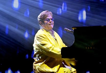 El artista británico Elton John en un concierto en Los Ángeles, en octubre de 2024.