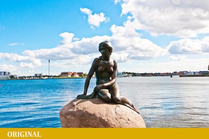 La Sirenita luce su cuerpo de bronce fundido en la bahía del puerto de Copenhague, como homenaje al cuento de Hans Christian Andersen. Dice la leyenda que los marineros que volvían a casa le confesaban sus infidelidades durante sus travesías, para aliviar sus conciencias.