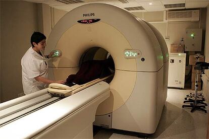Exame de PET-TC (tomografia por emissão de pósitrons) é um dos métodos usados para localizar tumores