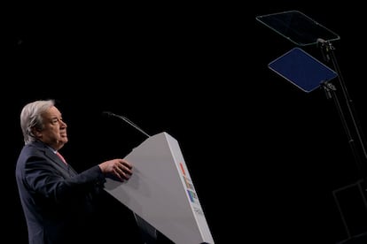 El secretario general de la ONU, António Guterres, interviene en la IV Conferencia Internacional de la ONU sobre Financiación para el Desarrollo, este lunes en Sevilla.
