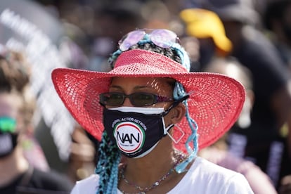 Los organizadores han pedido a los manifestantes que usen mascarillas y mantengan distancia entre ellos para evitar contagios de la covid-19.