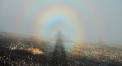 Imagen del Espectro de Brocken, un fenómeno que ocurre sobre todo en las alturas, cuando hay humedad en el aire y el Sol está bajo. 