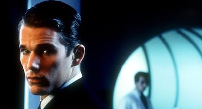 Ethan Hawke, de fregasuelos al espacio en 'Gattaca' (1997).