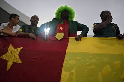 Camaroneses no duelo contra o México, na Arena das Dunas, em Natal.