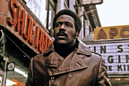 Richard Roundtree se convirtió en el héroe negro por excelencia gracias al detective privado Shaft. En España la película se tituló ‘Las noches rojas de Harlem’ (1971).