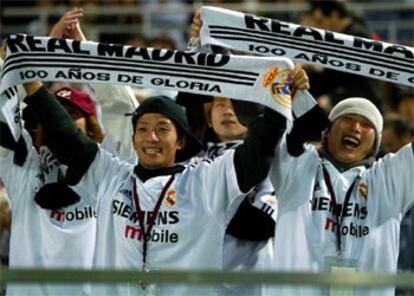 70.000 personas han abarrotado hoy el estadio Nacional de Yokohama, en su mayoría japoneses...y en su mayoría del Real Madrid, ante el poco tirón internacional de su rival, el Olimpia de Asunción.