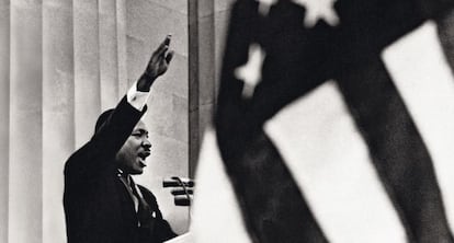 Martin Luther King se dirige a cientos de miles de personas el 28 de agosto de 1963: &ldquo;Tengo un sue&ntilde;o&rdquo;.