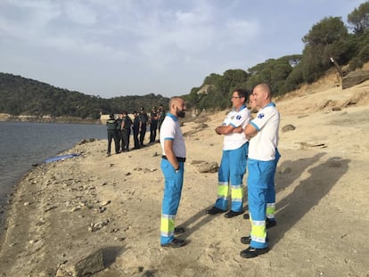 Sanitarios del Summa y guardias civiles, en la búsqueda del pantano de san Juan.