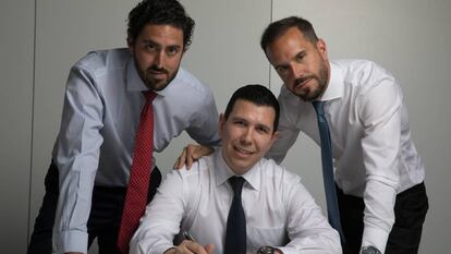 De izquierda a derecha, Antonio Amorrich, Diego Abellán y Javier Vasserot, socios de Outliers.