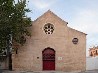 Una iglesia salvada por los muebles (y convertida en biblioteca)