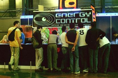 Puesto de Energy Control en el Sonar 2002.