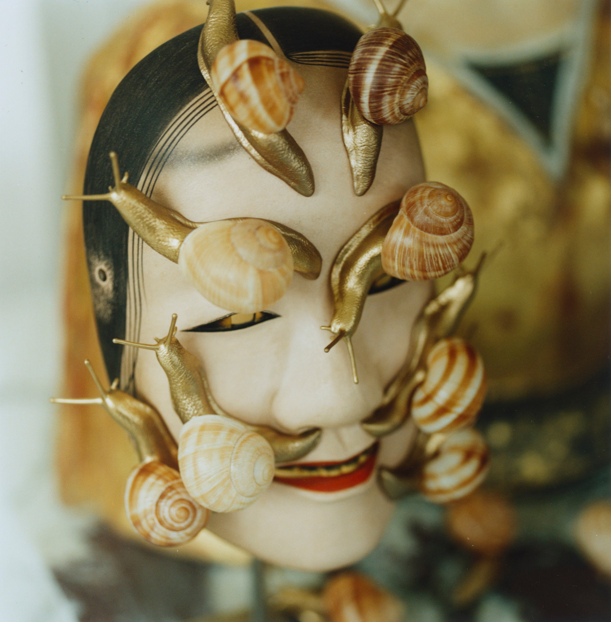 Uno de los bustos de la exposición 'I Swallow Your Tears' de Théo Mercier.